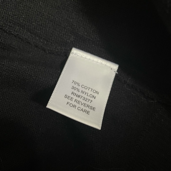 Black button up sweather NWT smoke and pet friendly - Picture 3 of 4